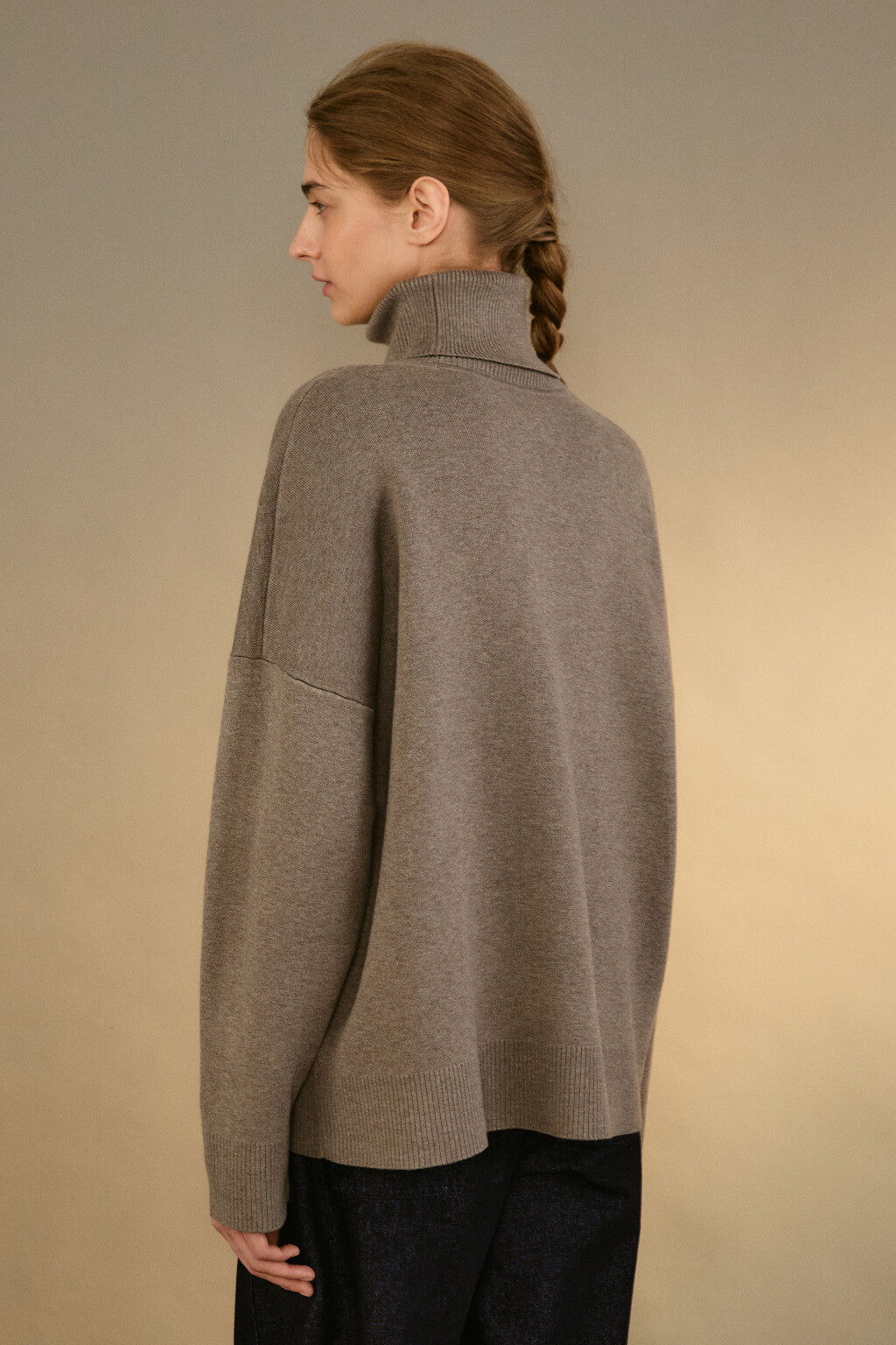 Свитер тонкий с высоким воротником - цвет бежевый - 3