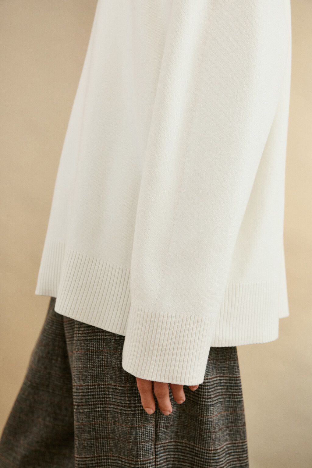 Свитер тонкий с высоким воротником - цвет молочный - 6