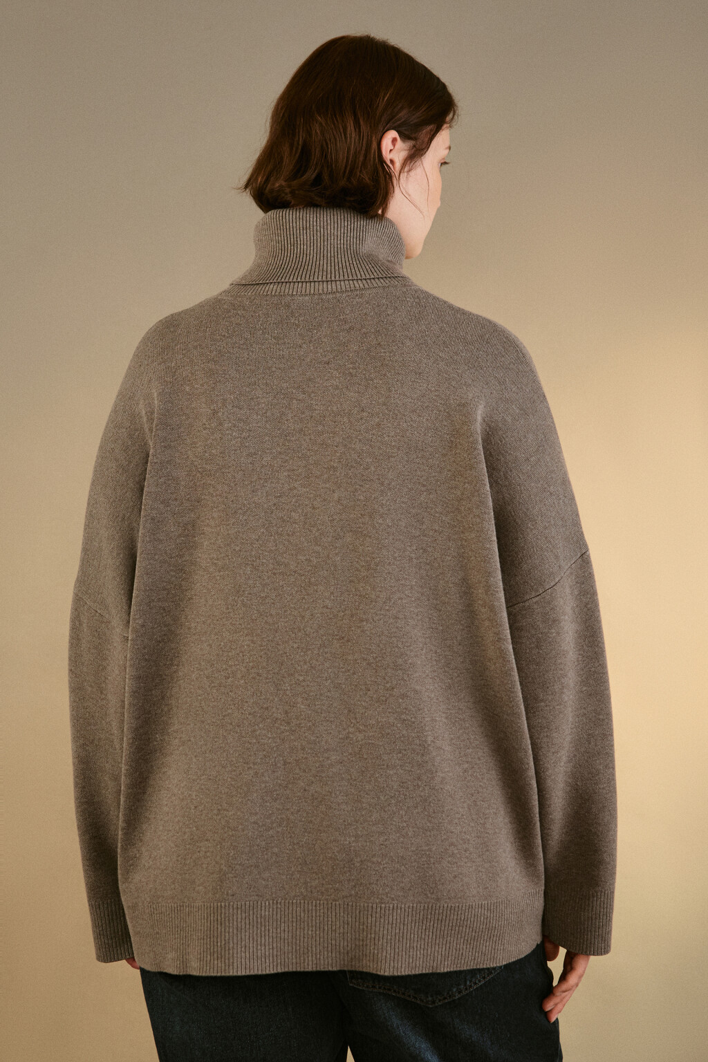 Свитер тонкий с высоким воротником - цвет бежевый - 3