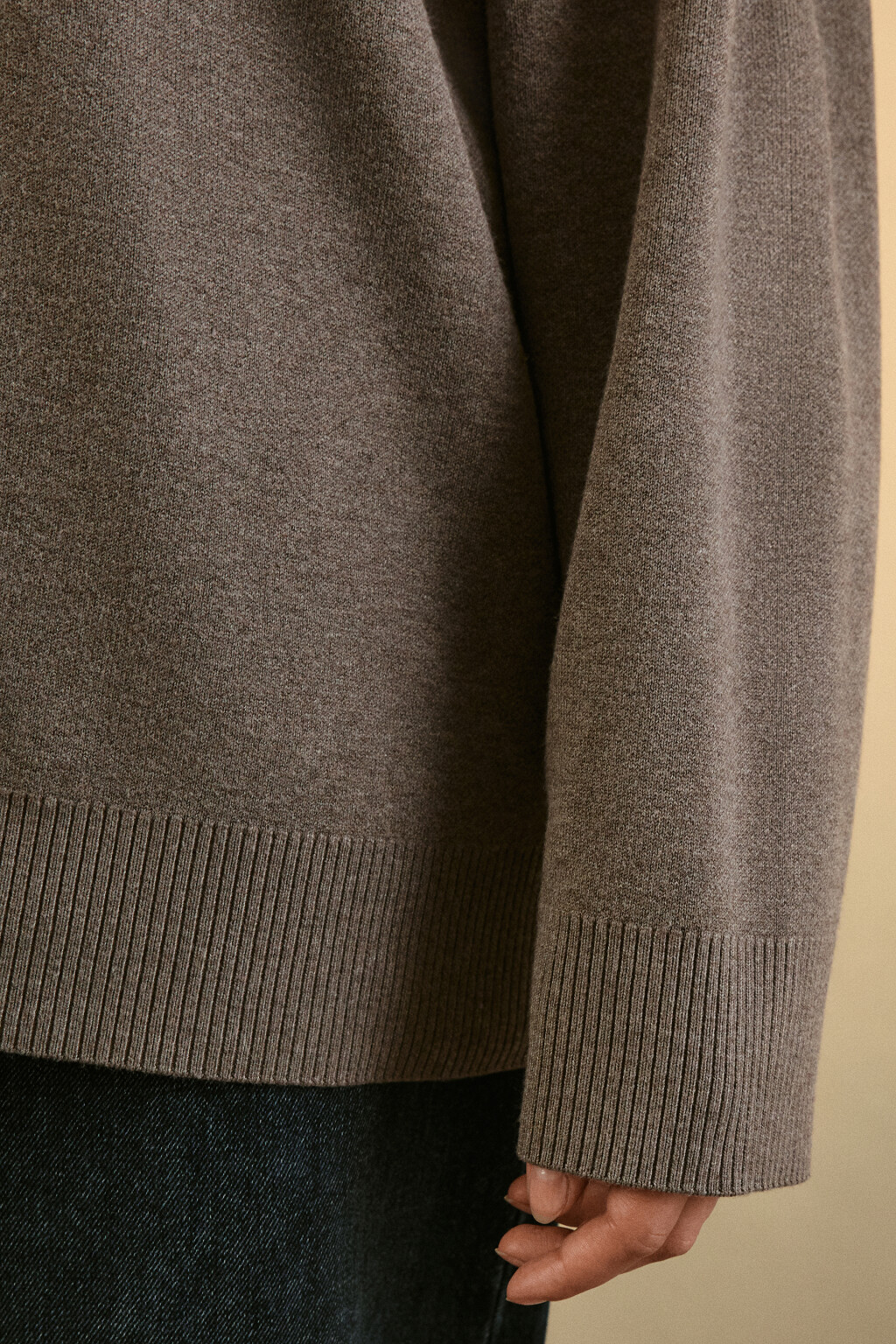 Свитер тонкий с высоким воротником - цвет бежевый - 6