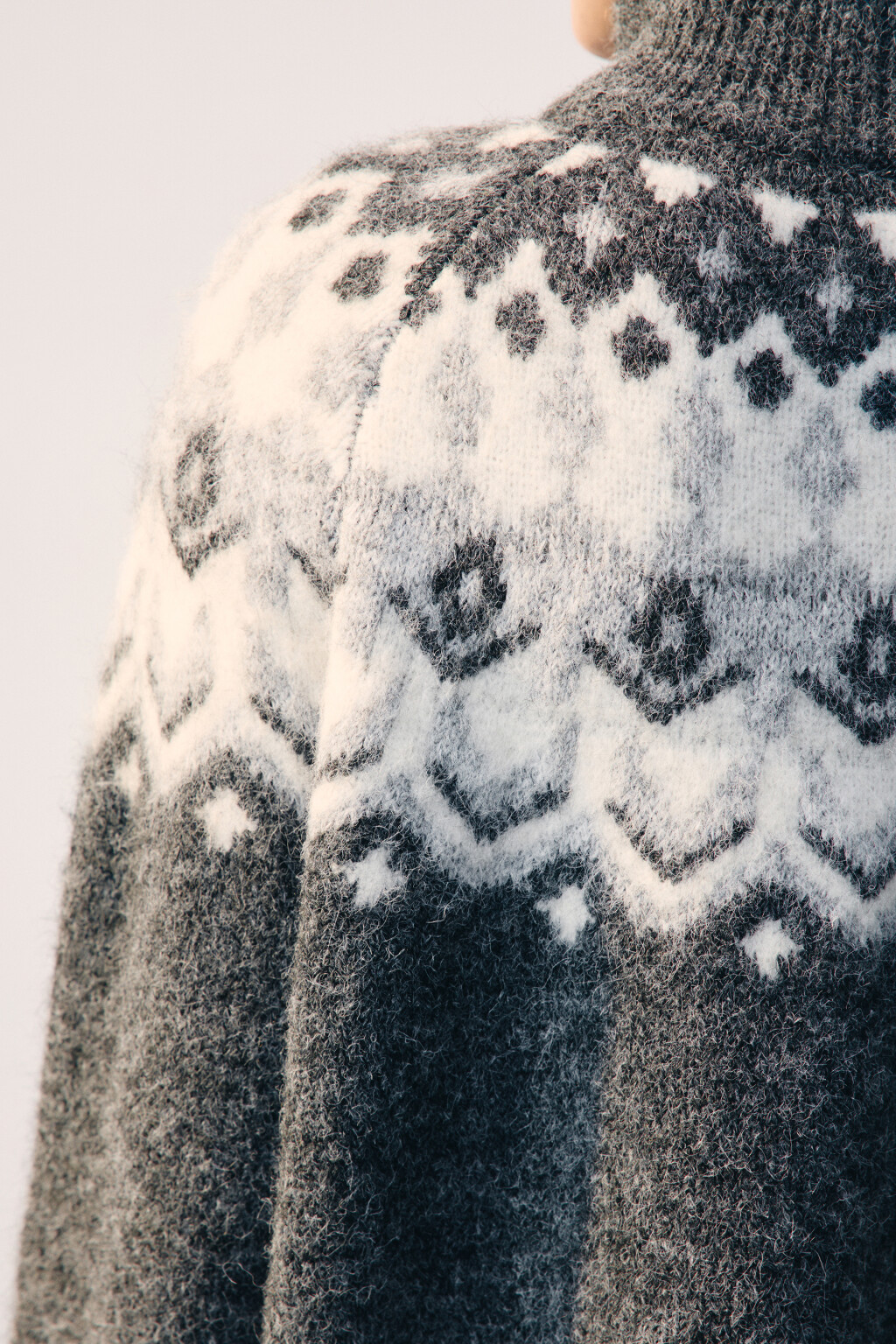 Свитер на молнии с узором - цвет серый - 6