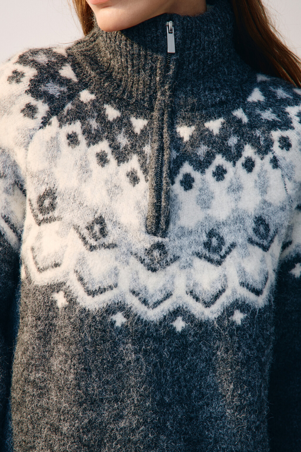 Свитер на молнии с узором - цвет серый - 8