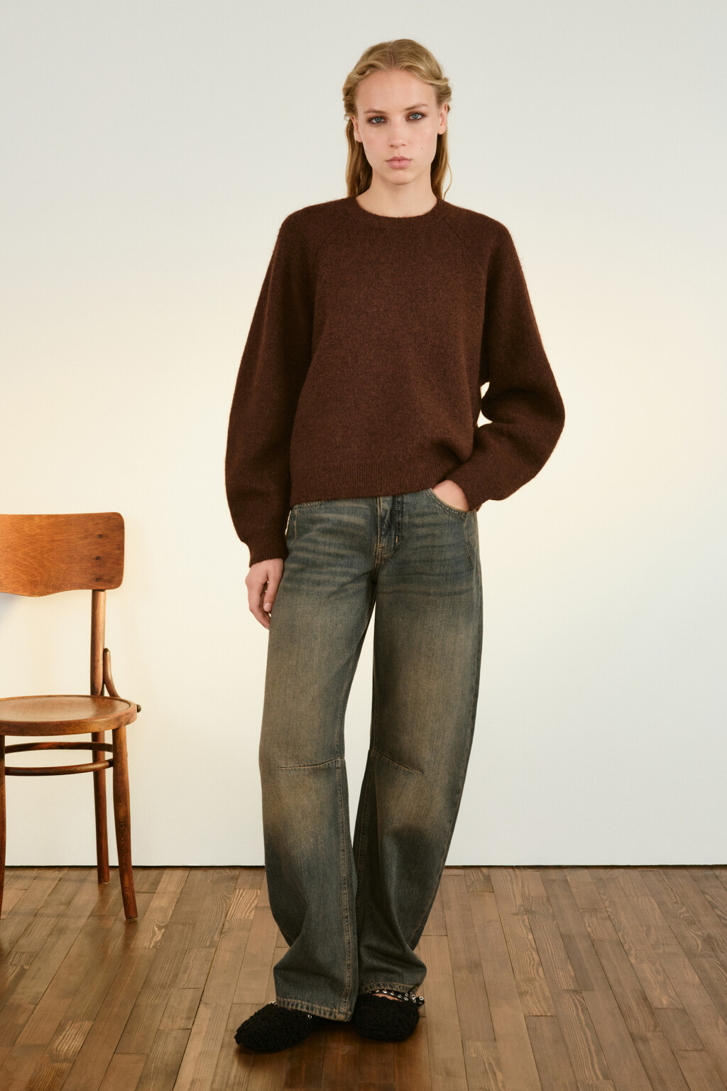 Джемпер вязаный с рукавами-реглан - цвет коричневый - 4