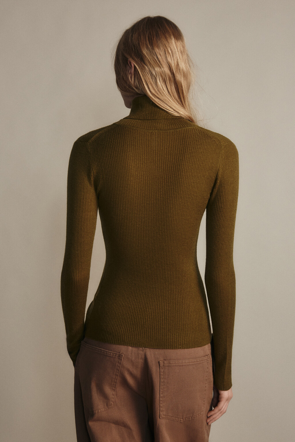 Водолазка в рубчик с шерстью - цвет зеленый - 3