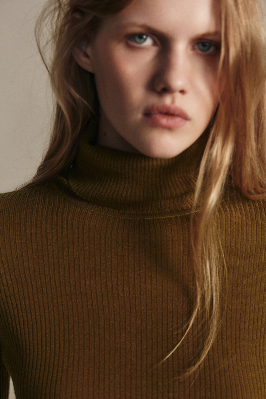 Водолазка в рубчик с шерстью - цвет зеленый - 5