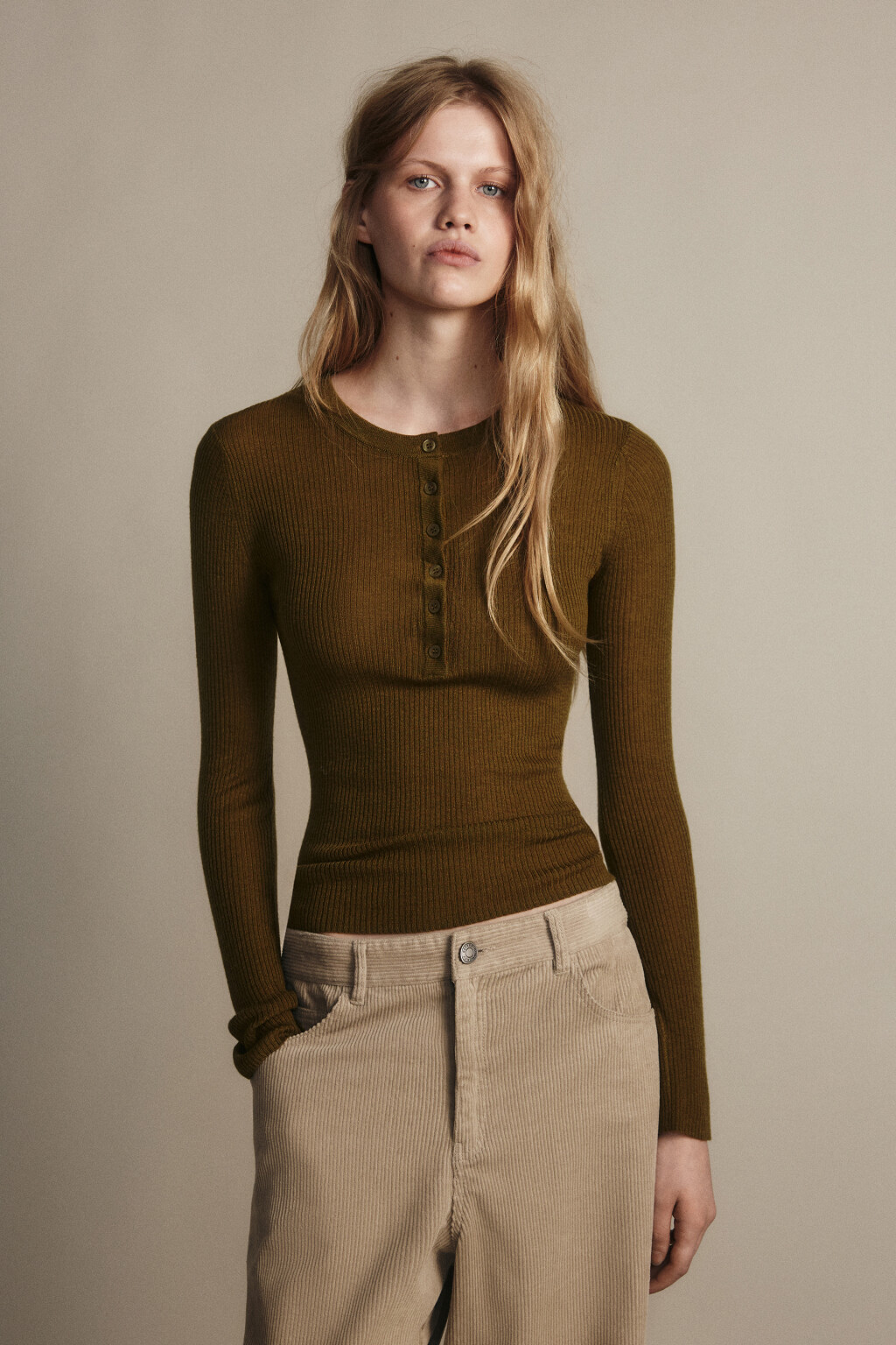 Джемпер шерстяной с застежкой на груди - цвет зеленый - 2