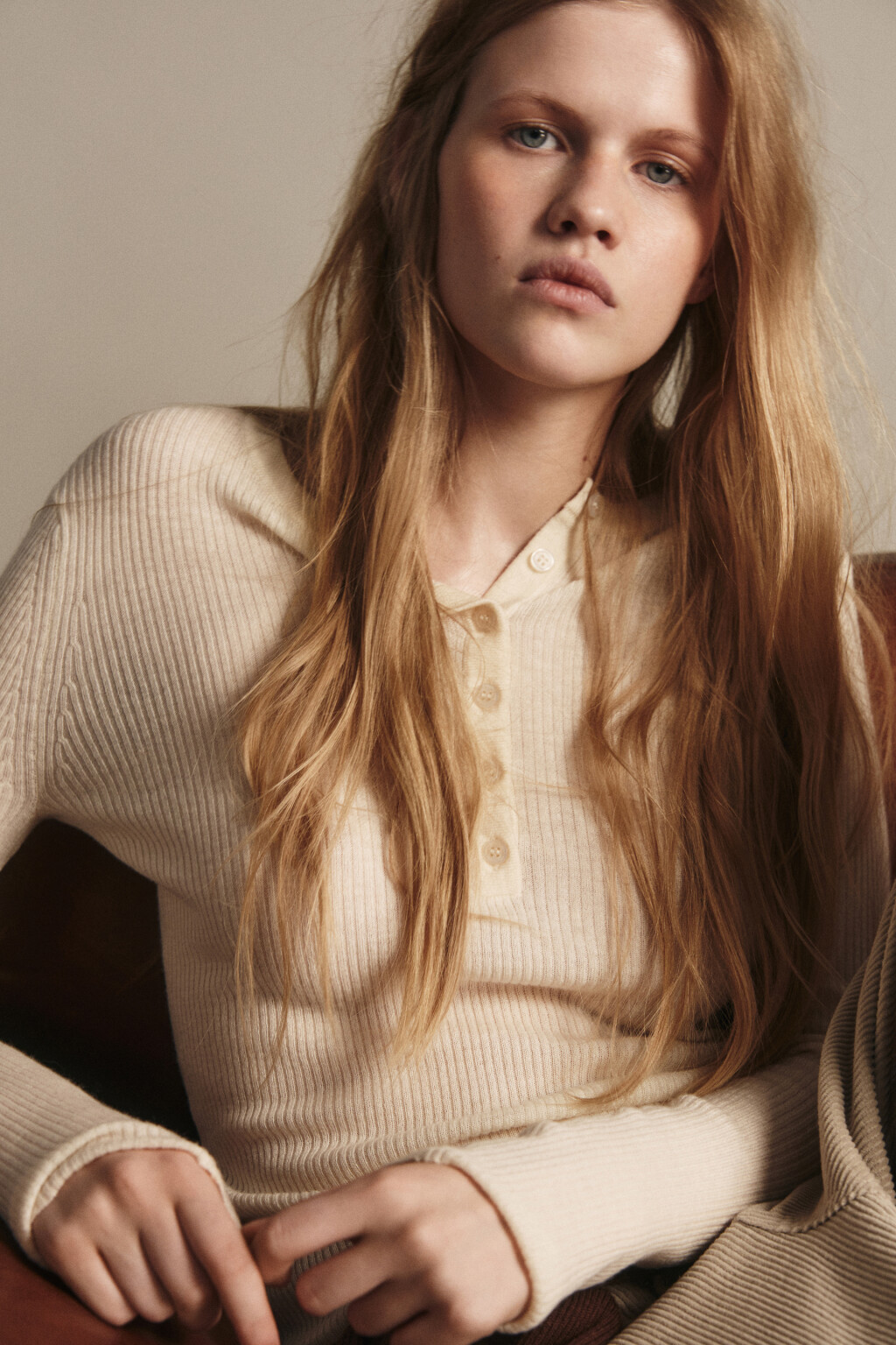 Джемпер шерстяной с застежкой на груди - цвет ванильный - 5