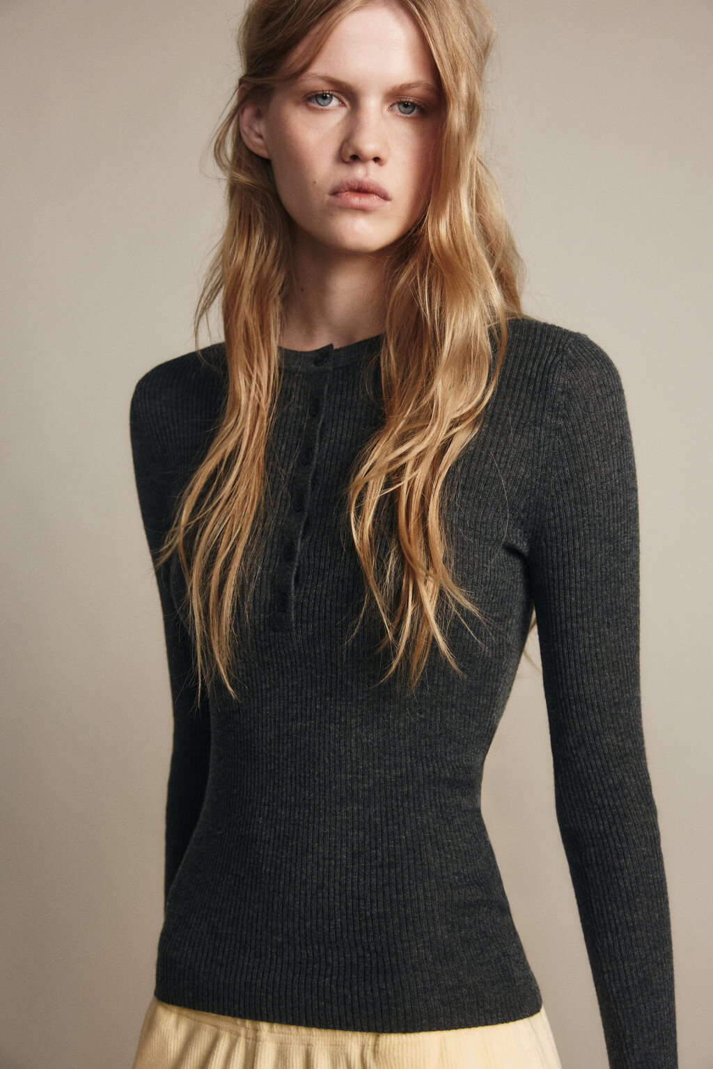 Джемпер шерстяной с застежкой на груди - цвет серый - 1