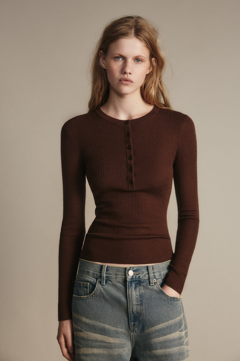Джемпер шерстяной с застежкой на груди - цвет коричневый - 3
