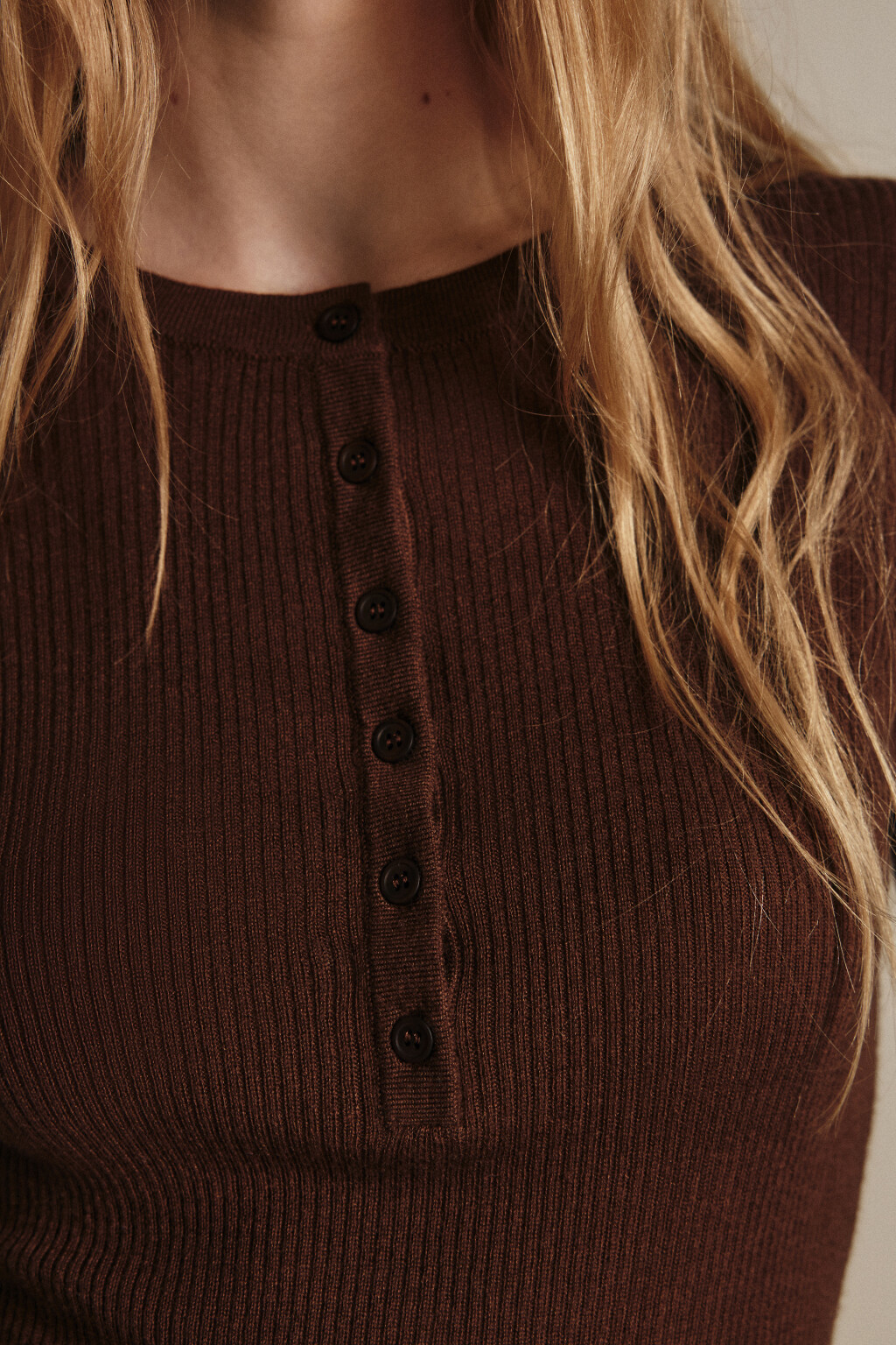 Джемпер шерстяной с застежкой на груди - цвет коричневый - 6