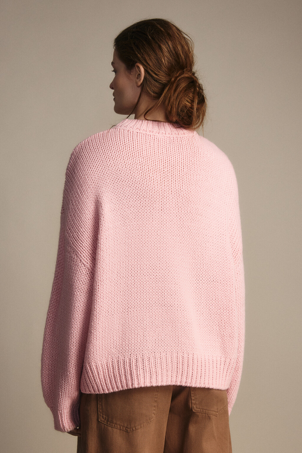 Джемпер вязаный с узором-косичкой - цвет розовый - 6