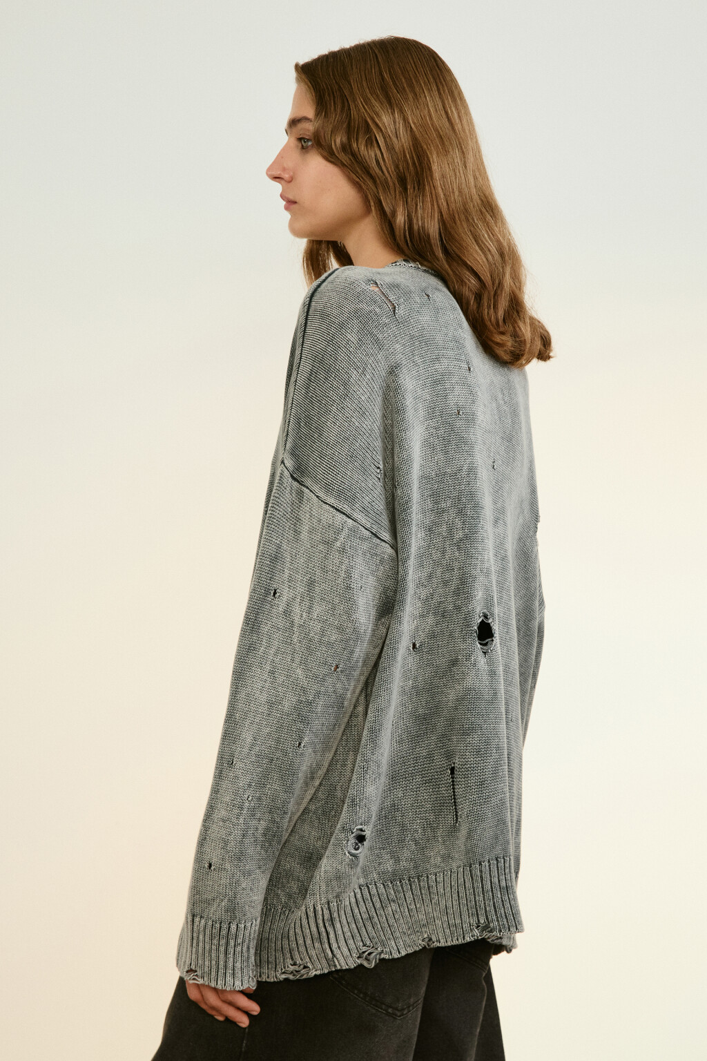 Джемпер рваный с вареным эффектом - цвет серый - 3