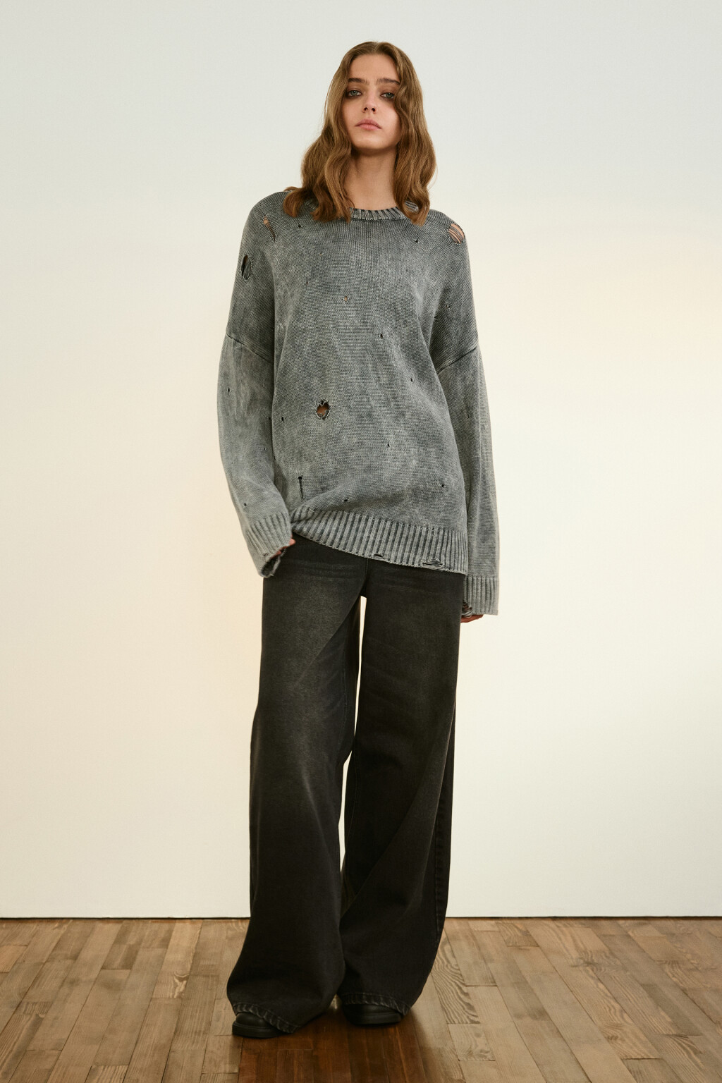 Джемпер рваный с вареным эффектом - цвет серый - 4