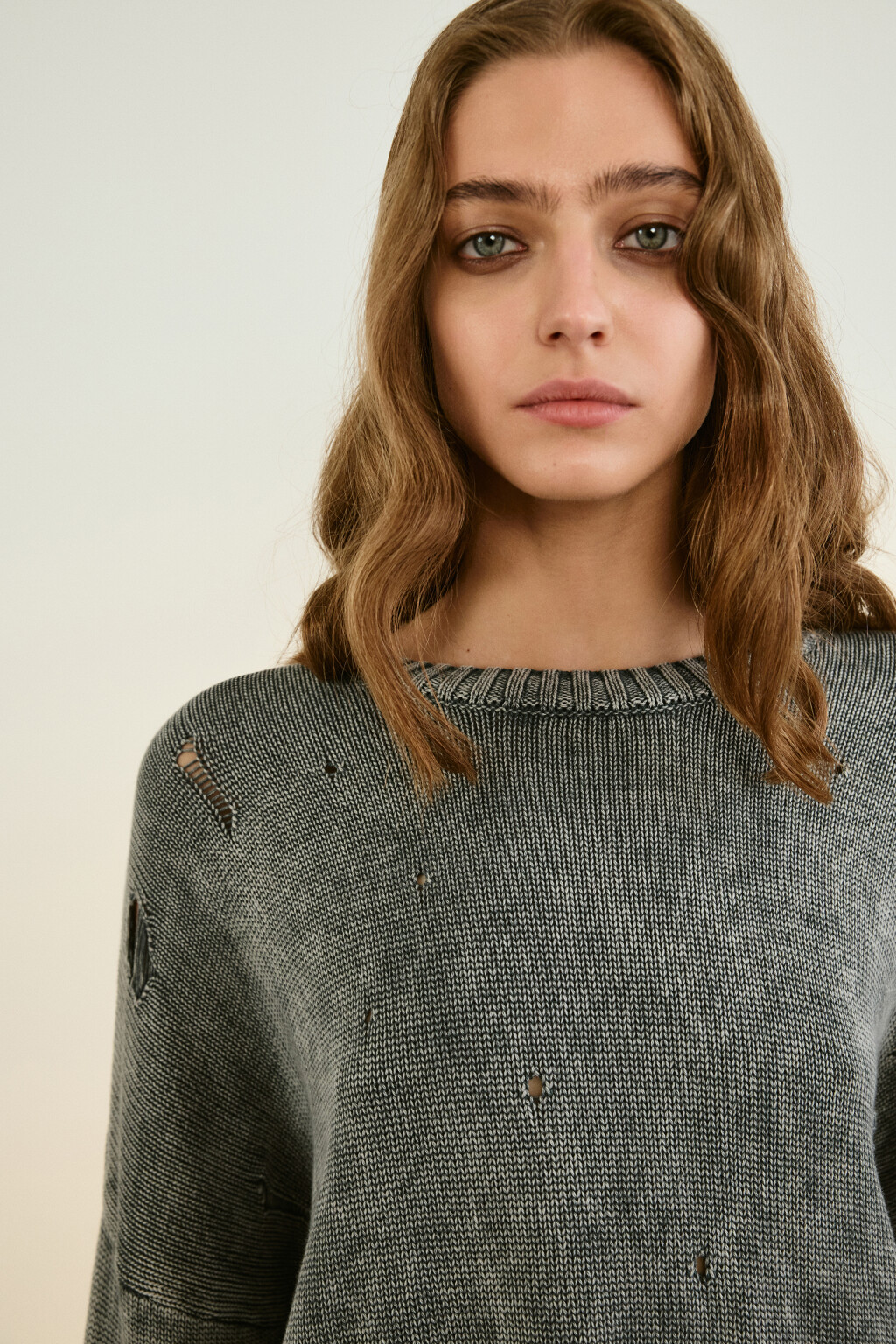 Джемпер рваный с вареным эффектом - цвет серый - 5