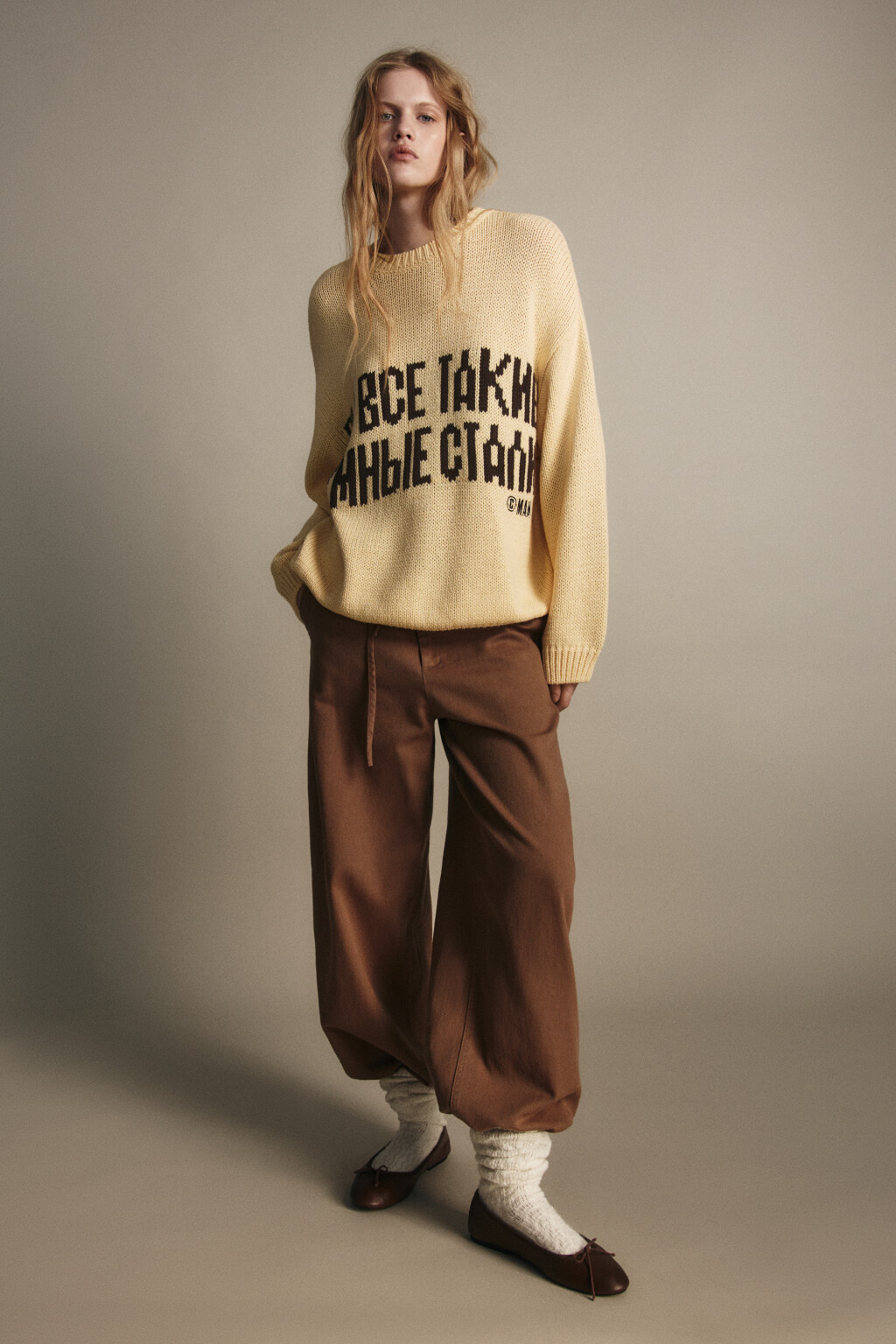 Джемпер вязаный с надписью - цвет желтый - 4