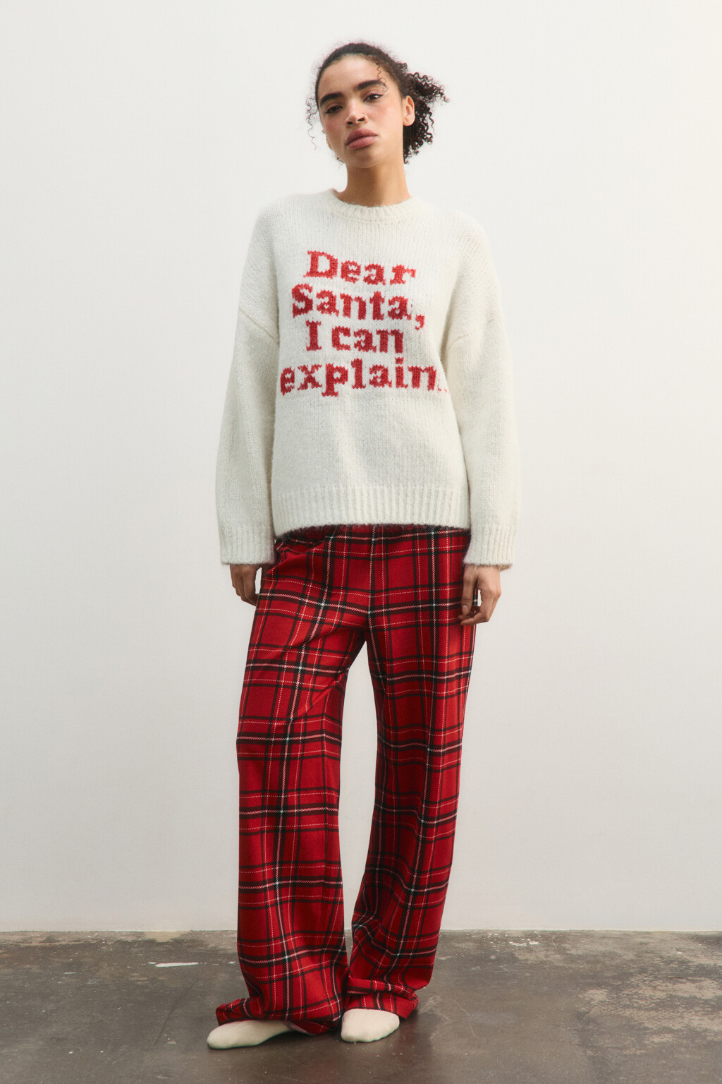 Джемпер вязаный с надписью - цвет молочный - 5