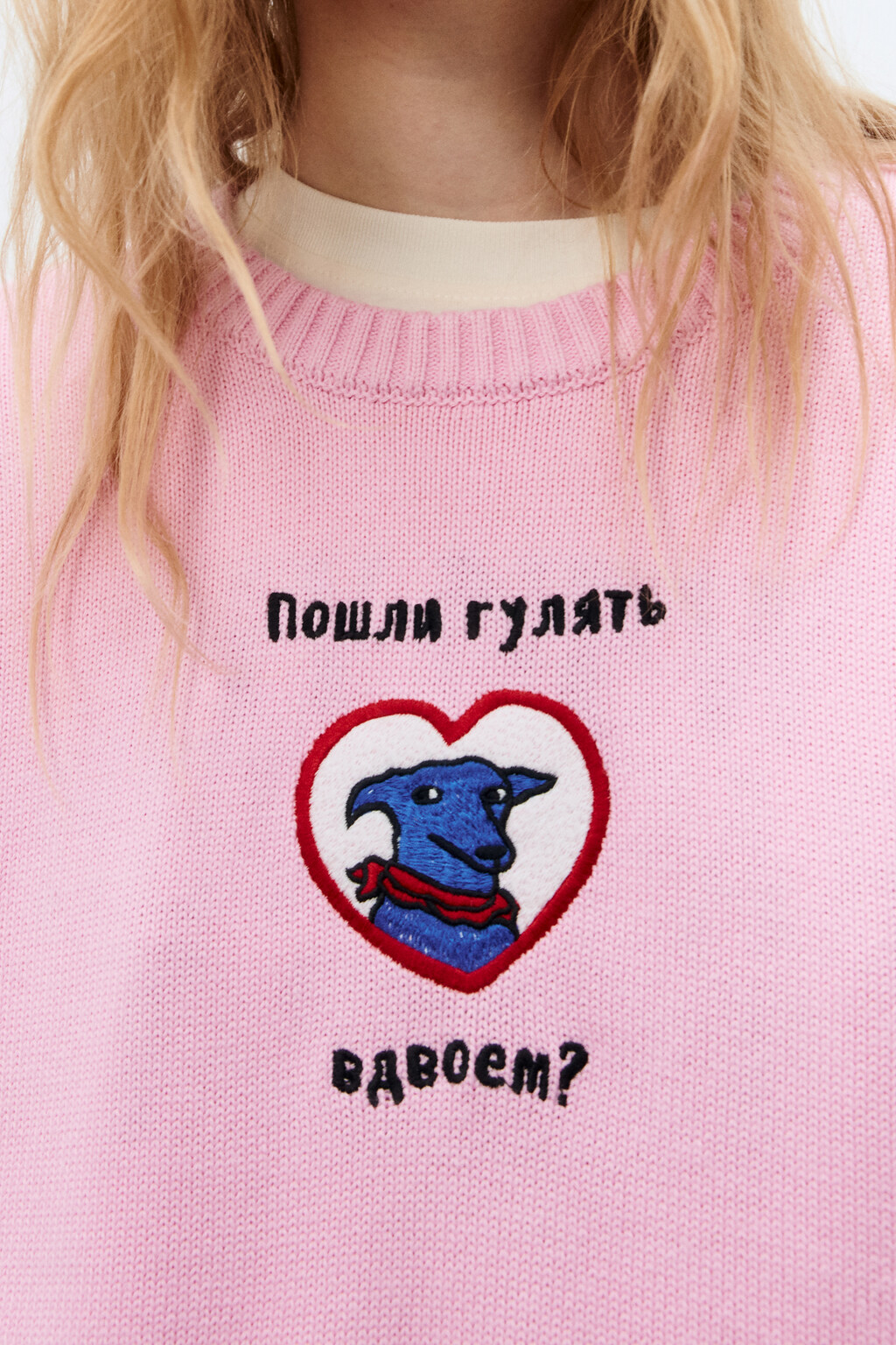 Джемпер вязаный с вышивкой на груди - цвет розовый - 8