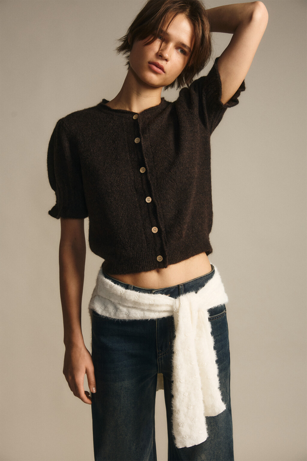 Джемпер вязаный ажурный с оборками - цвет коричневый - 2