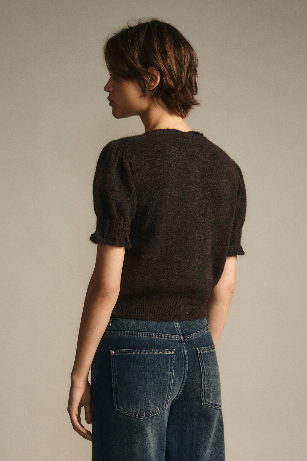 Джемпер вязаный ажурный с оборками - цвет коричневый - 4