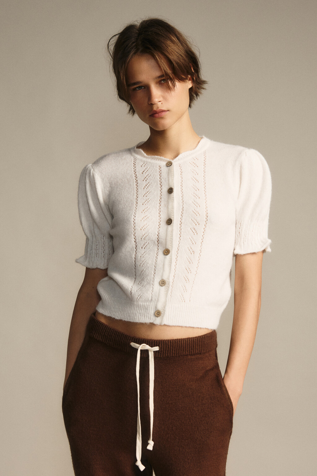 Джемпер вязаный ажурный с оборками - цвет молочный - 2