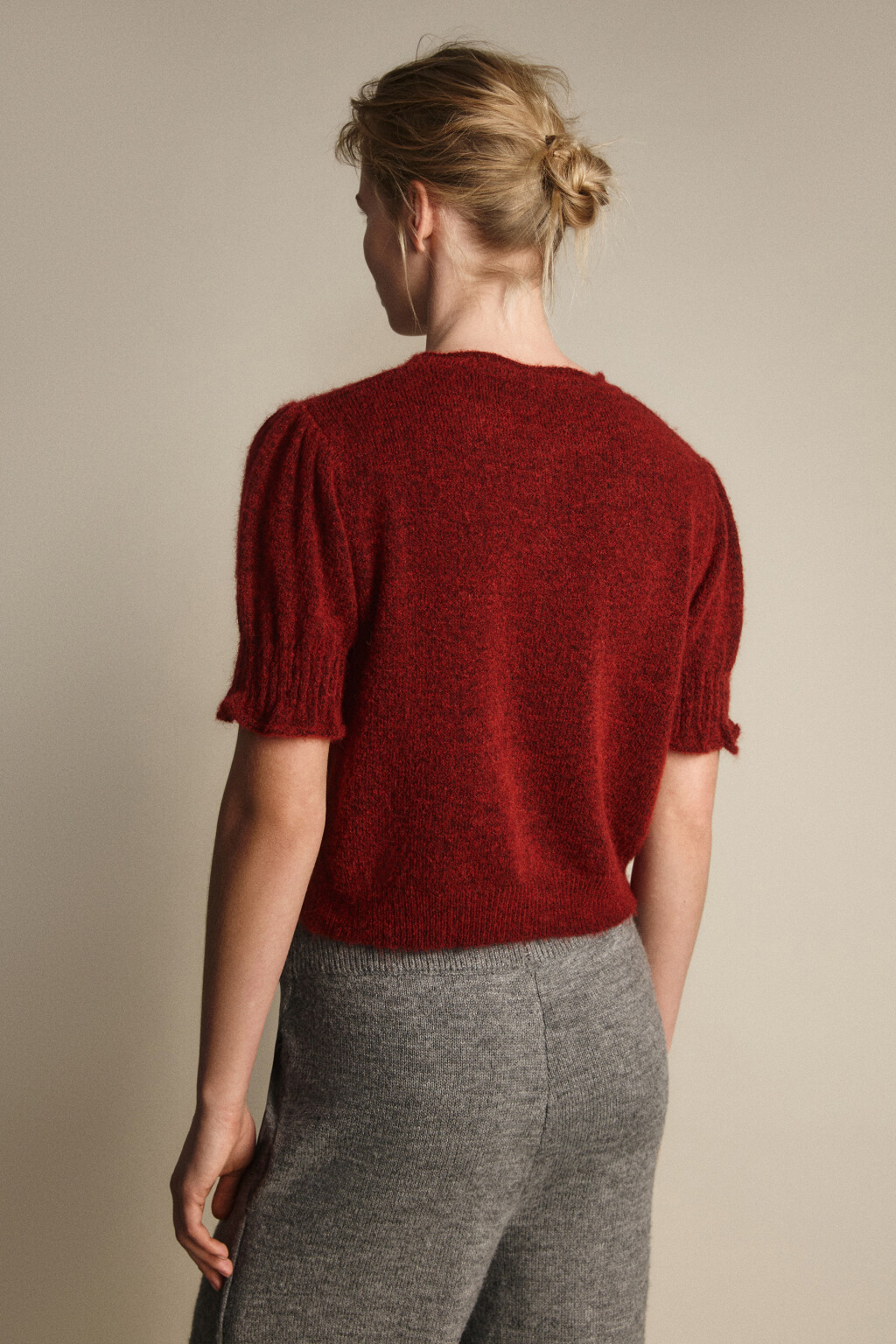 Джемпер вязаный ажурный с оборками - цвет красный - 3