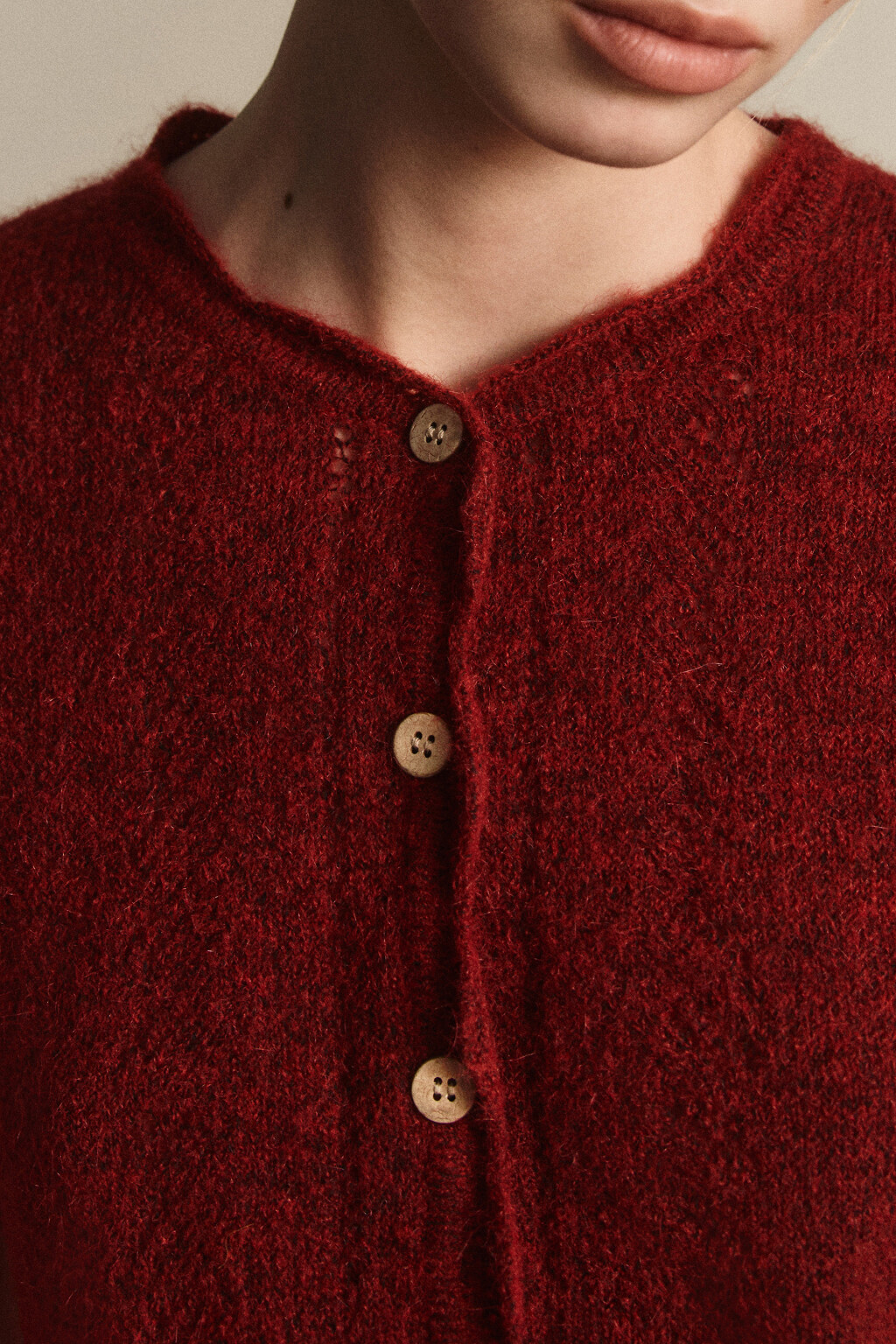 Джемпер вязаный ажурный с оборками - цвет красный - 5