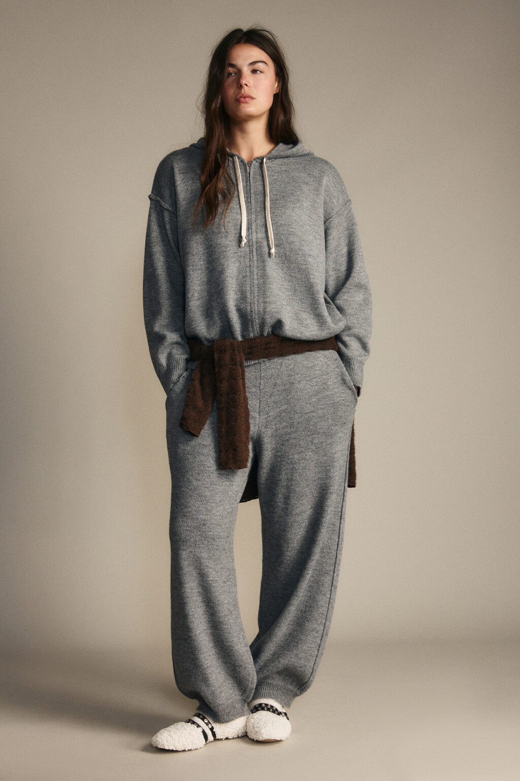 Толстовка на молнии вязаная с капюшоном - цвет серый - 4