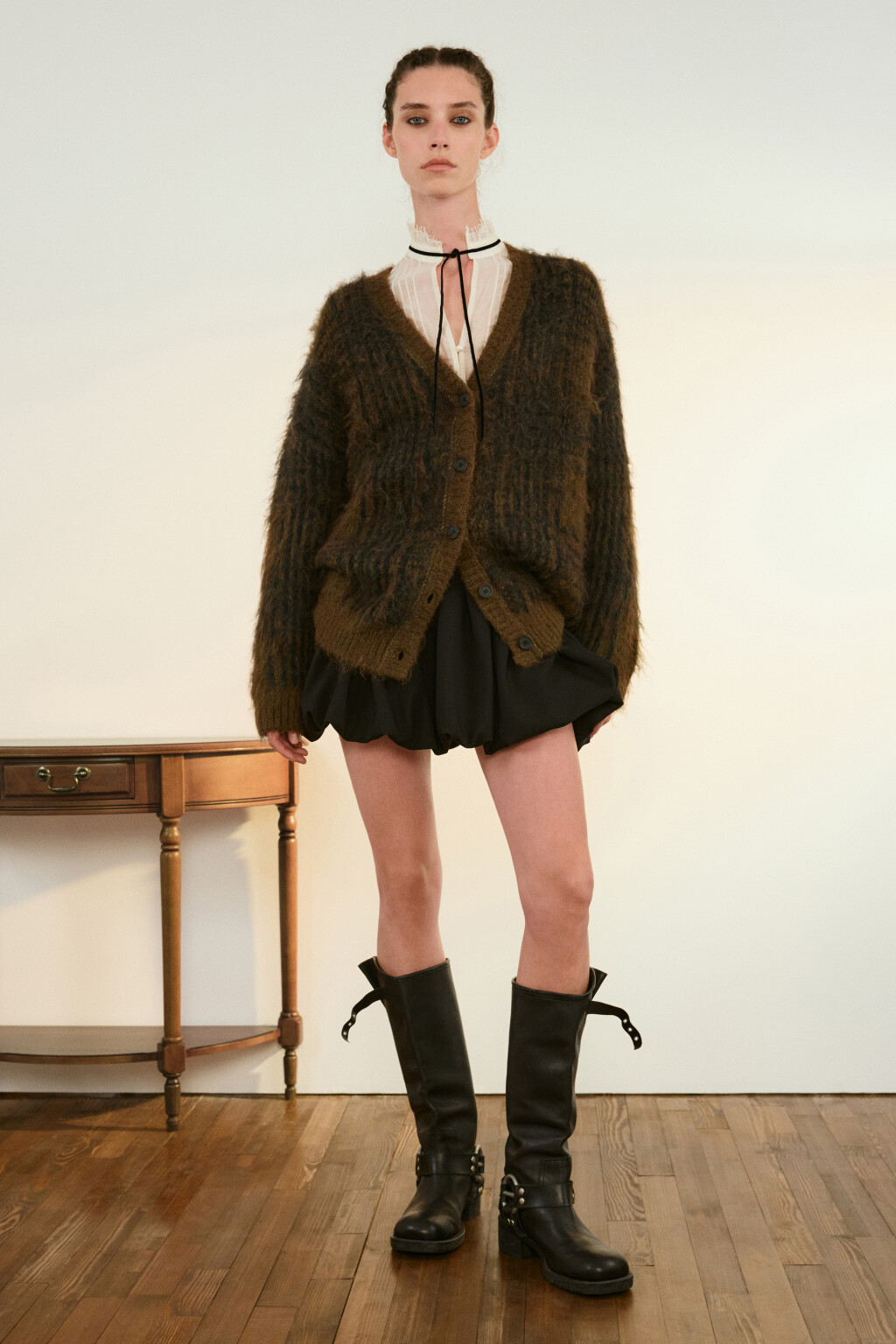 Кардиган удлиненный на пуговицах - цвет коричневый - 4