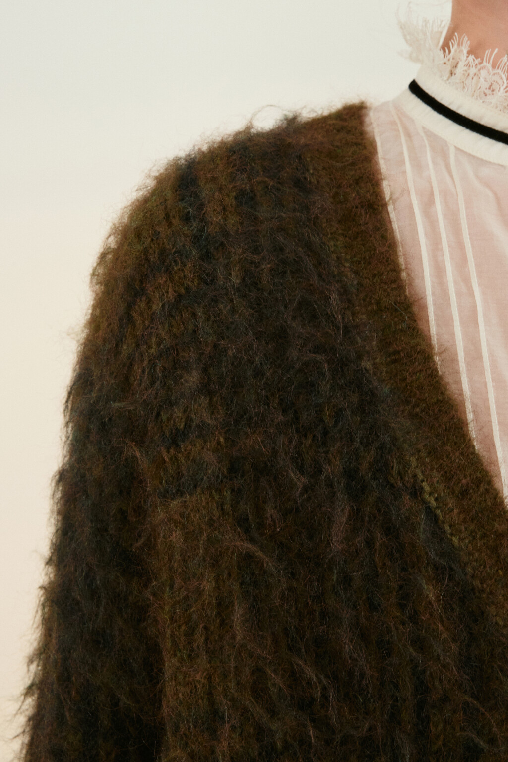 Кардиган удлиненный на пуговицах - цвет коричневый - 6