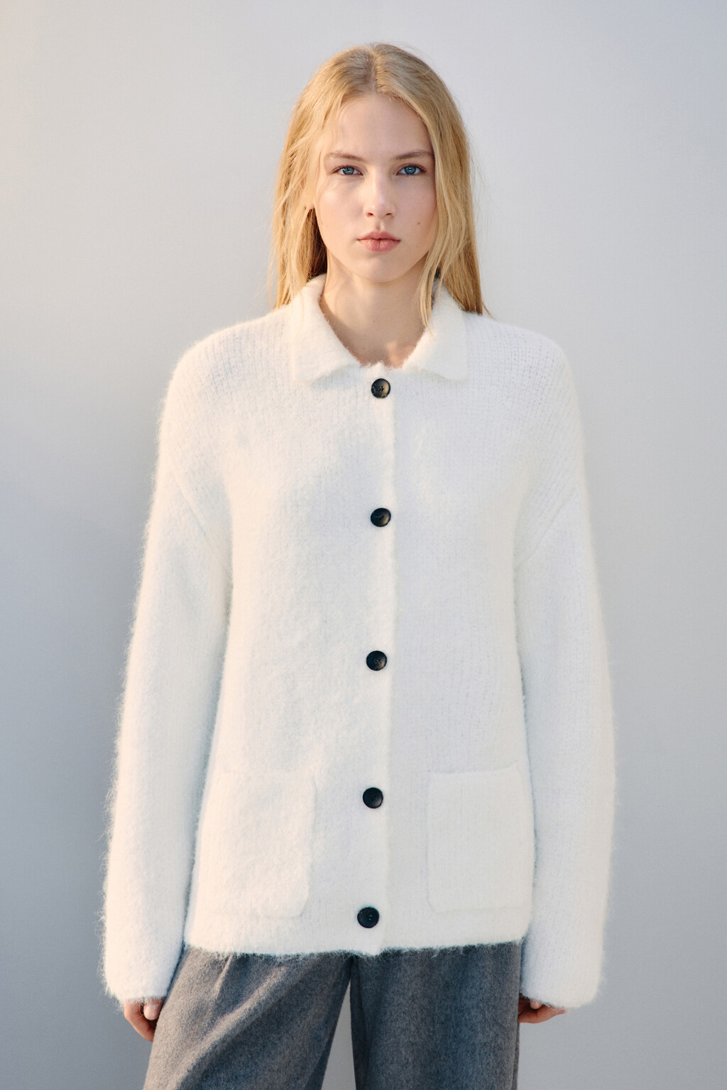 Кардиган на пуговицах с карманами - цвет молочный - 3