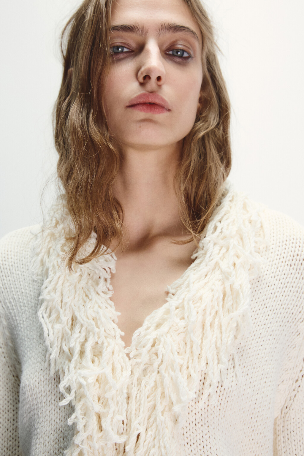 Кардиган без застежки с бахромой - цвет молочный - 5