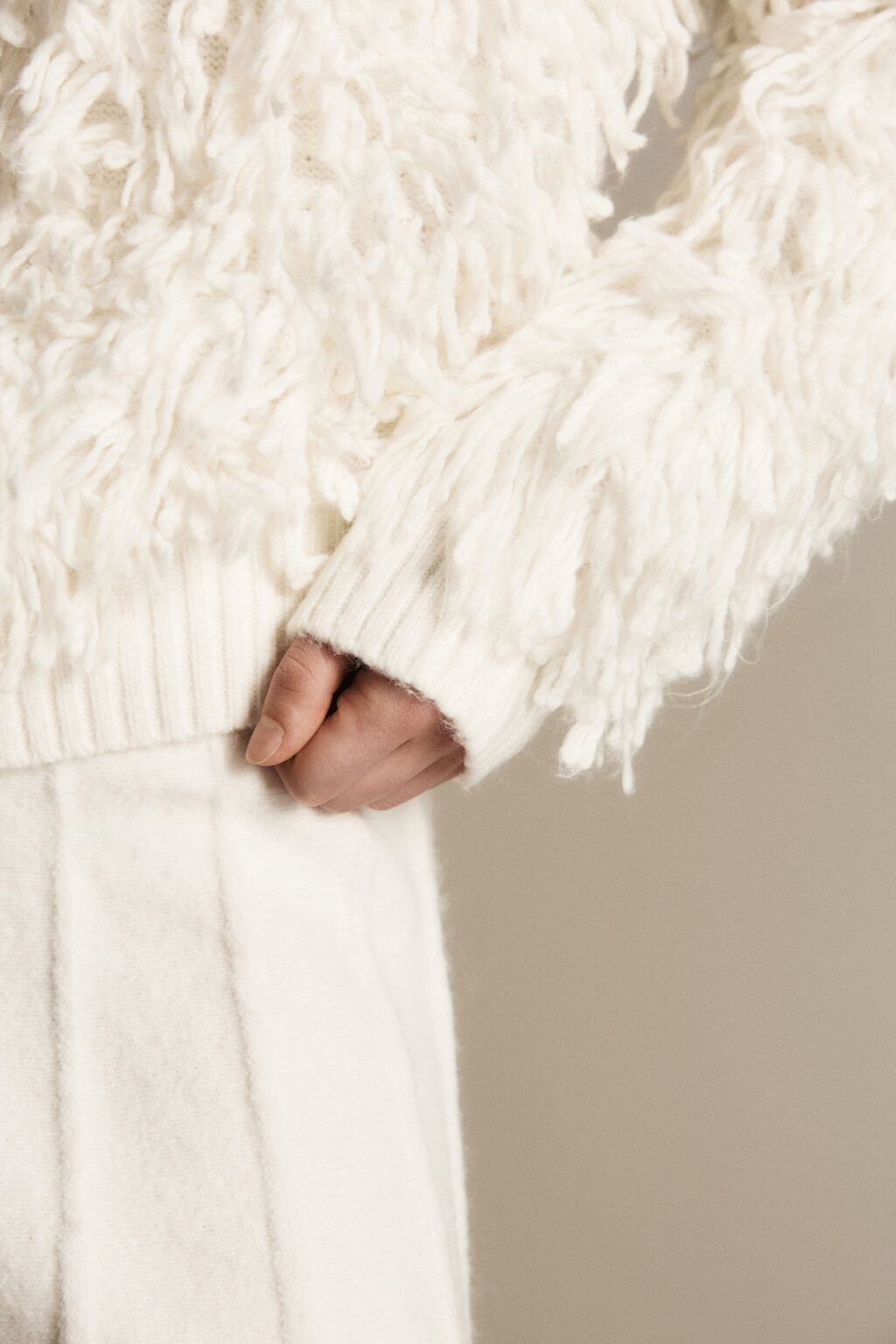 Кардиган на пуговицах с бахромой - цвет молочный - 8