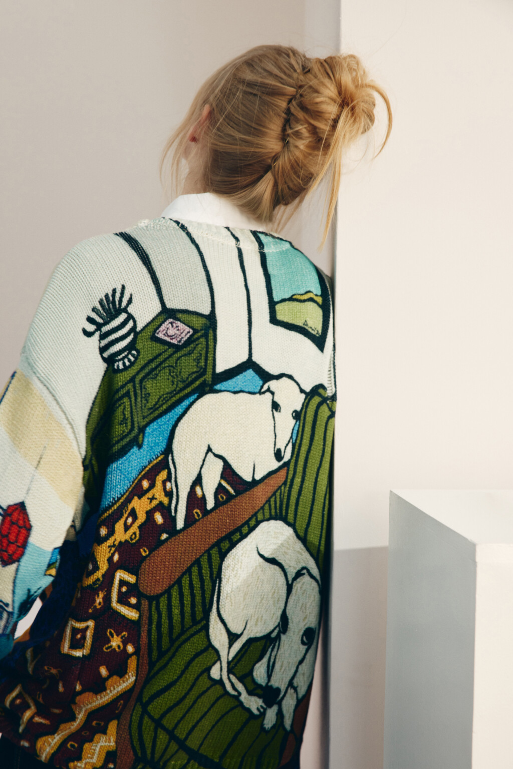 Кардиган на пуговицах рваный с принтом - цвет мультиколор - 2