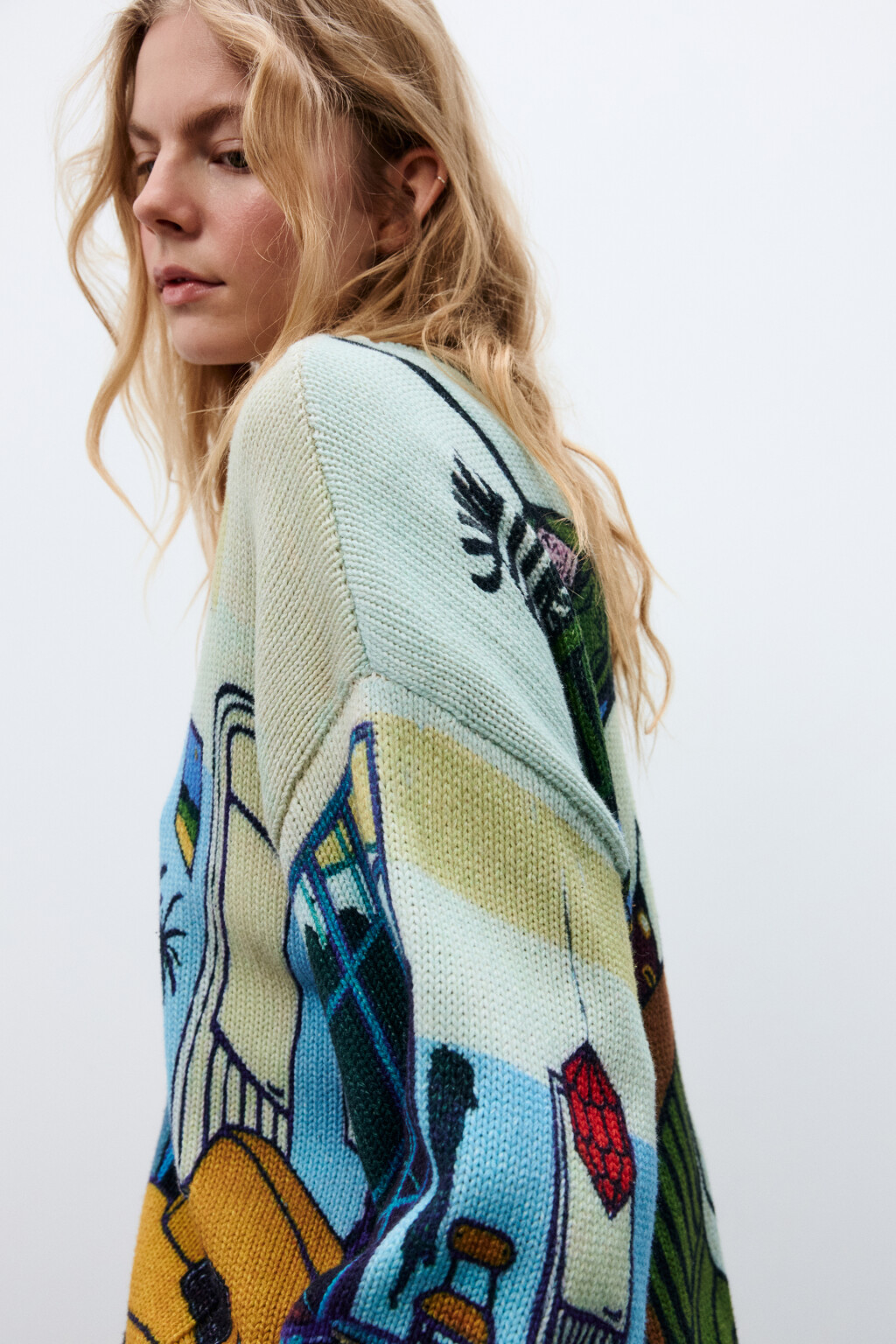Кардиган на пуговицах рваный с принтом - цвет мультиколор - 10