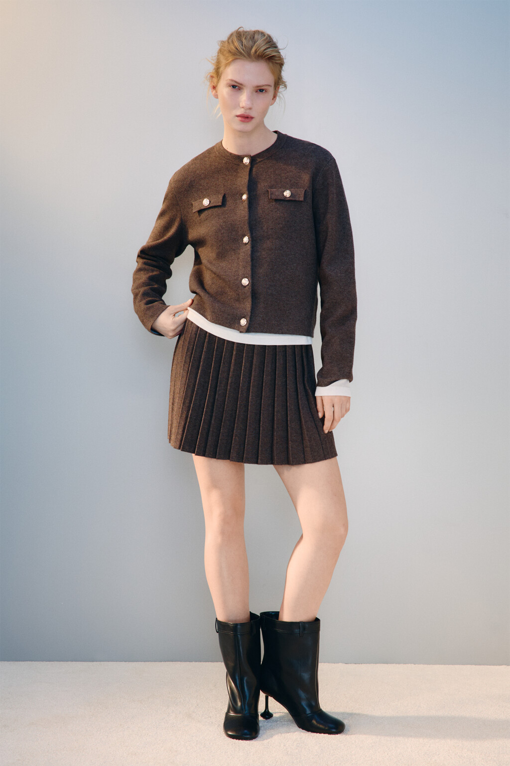 Кардиган жаккардовый на пуговицах - цвет коричневый - 4