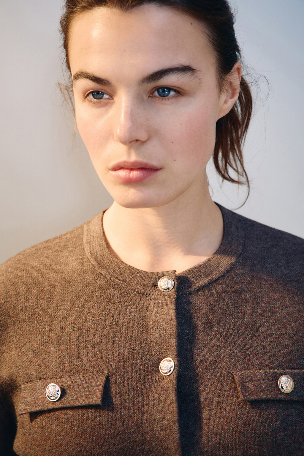 Кардиган жаккардовый на пуговицах - цвет коричневый - 5