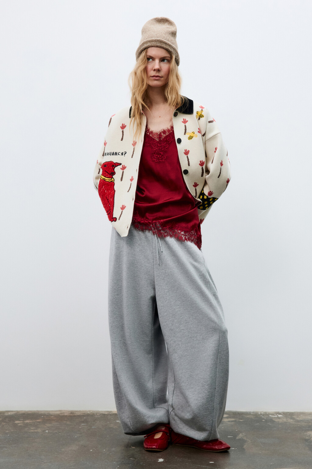 Кардиган на пуговицах с патчами и вышивкой - цвет белый - 7