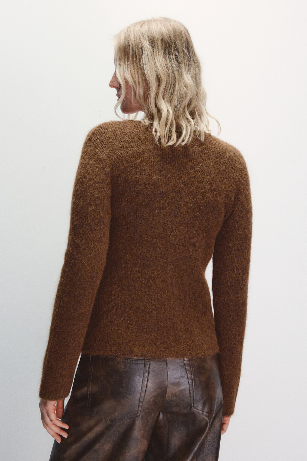 Кардиган на завязках с V-вырезом - цвет коричневый - 3