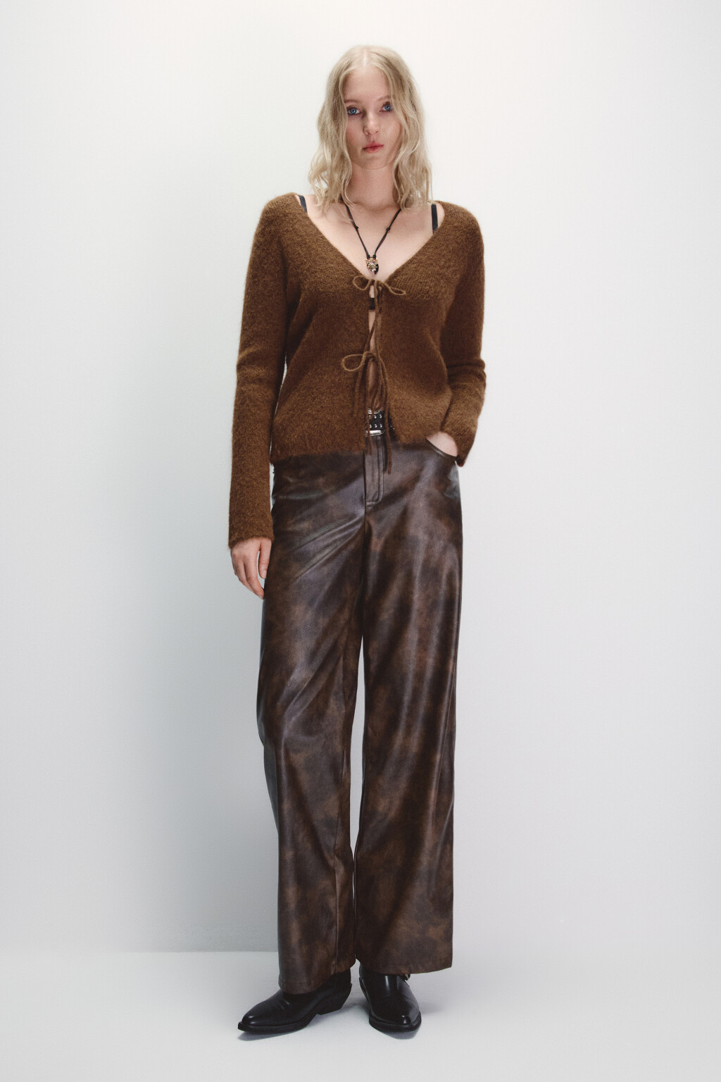 Кардиган на завязках с V-вырезом - цвет коричневый - 4