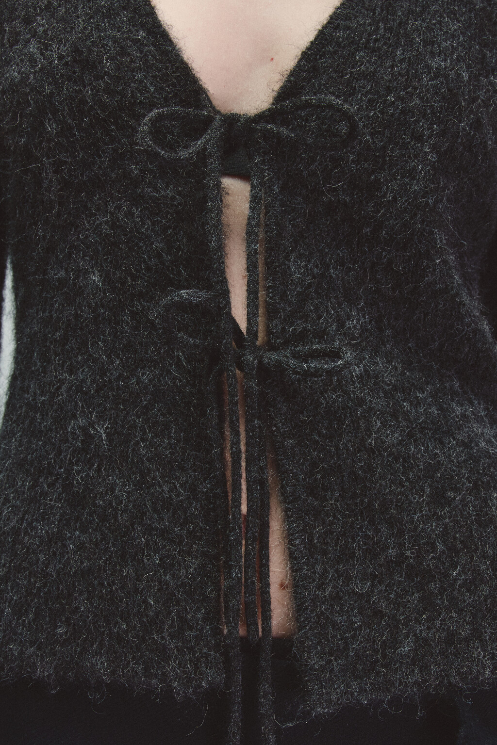 Кардиган на завязках с V-вырезом - цвет серый - 5