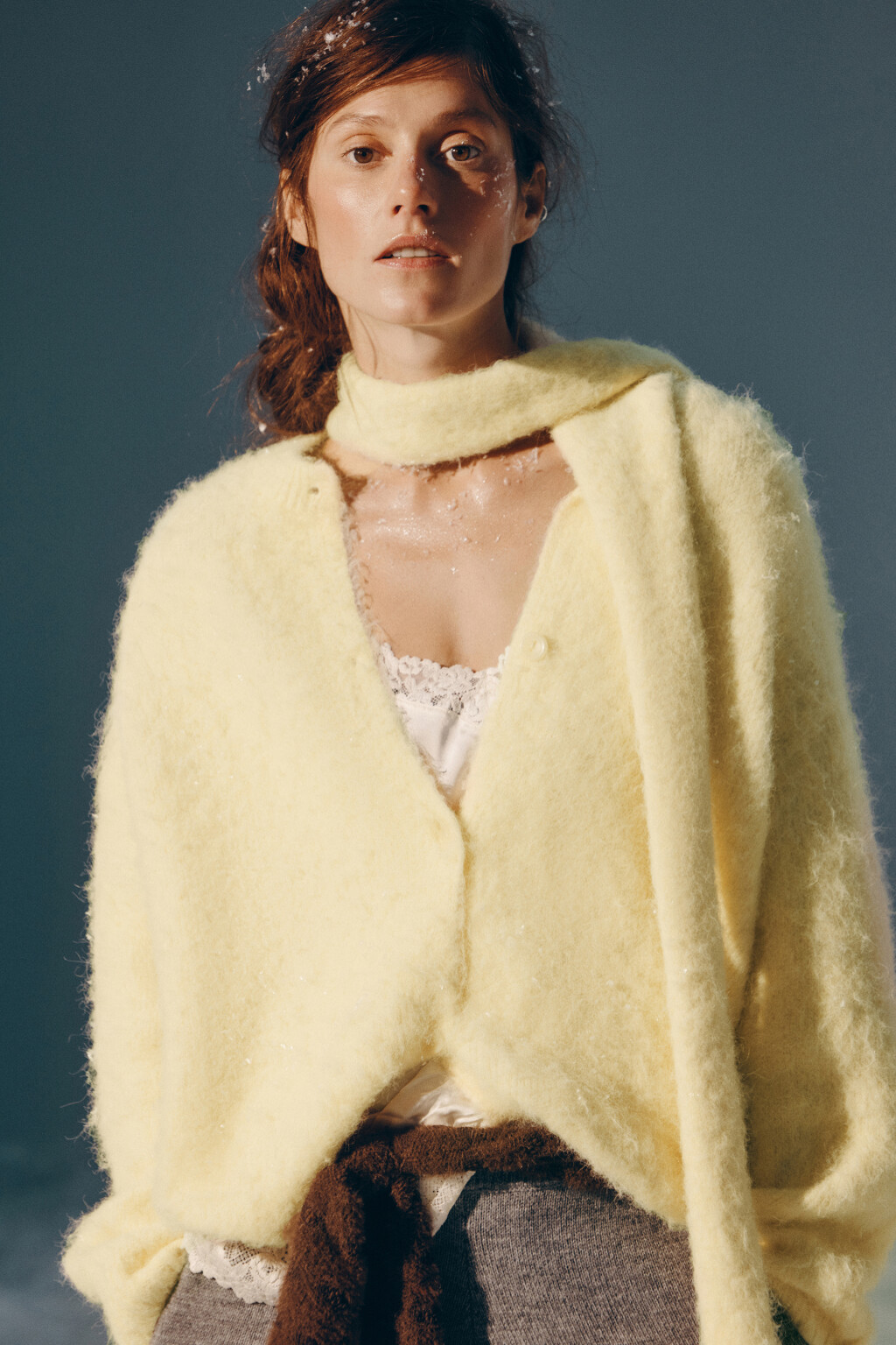 Кардиган на пуговицах с шарфом - цвет ванильный - 7