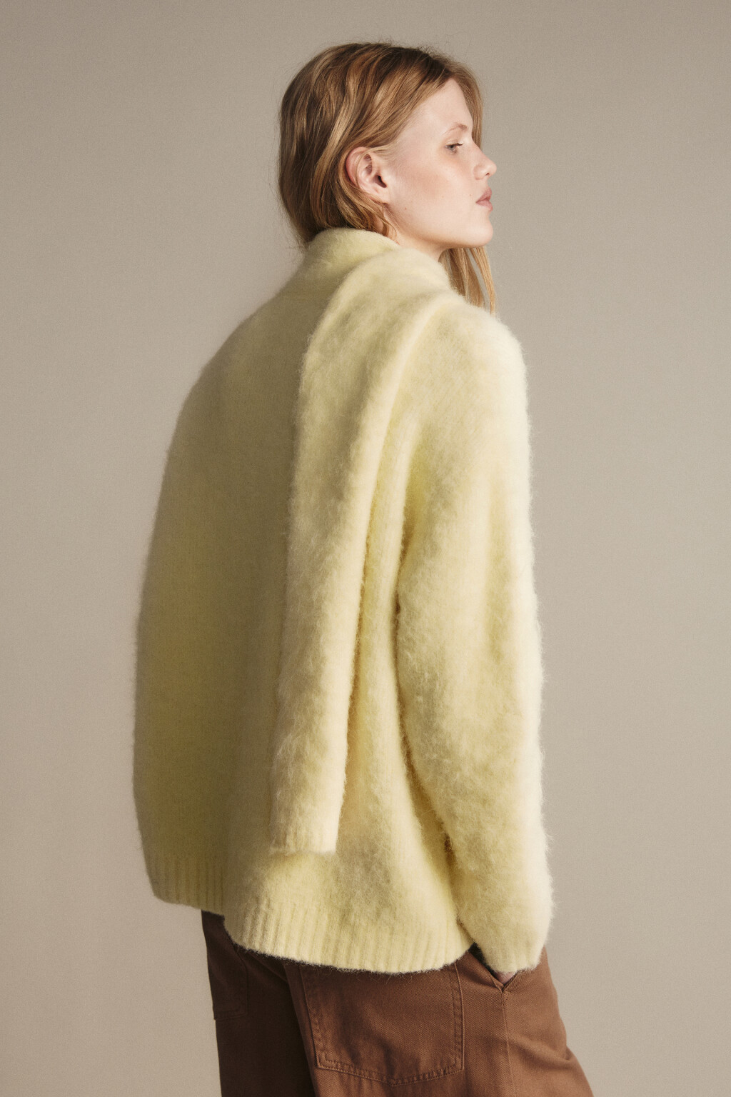 Кардиган на пуговицах с шарфом - цвет ванильный - 3