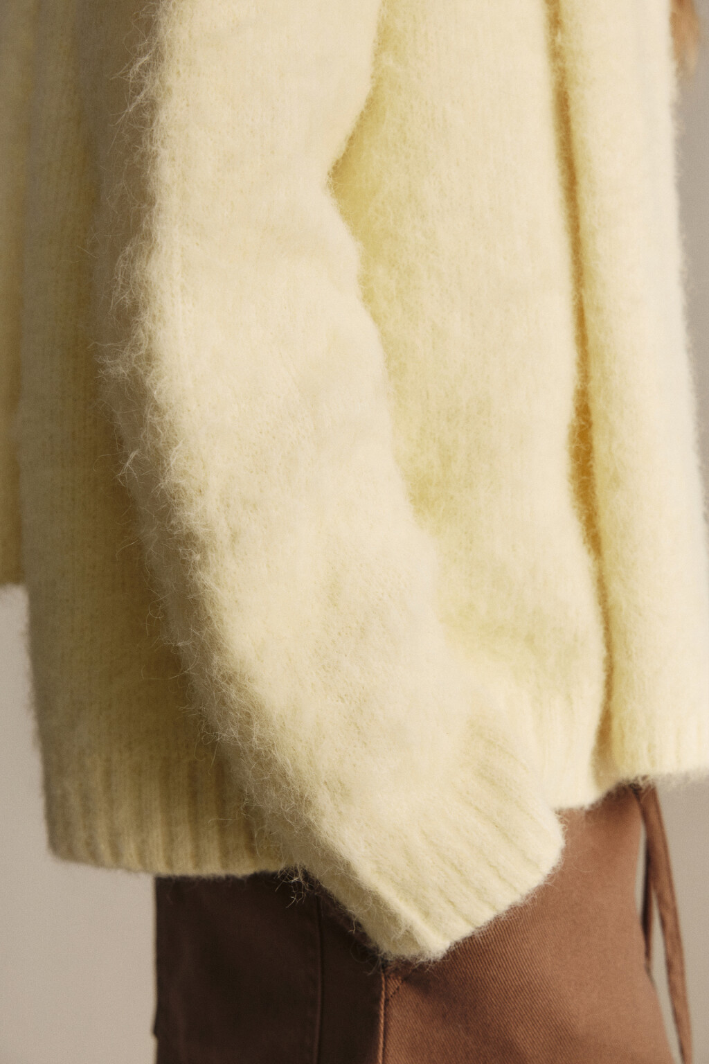 Кардиган на пуговицах с шарфом - цвет ванильный - 5