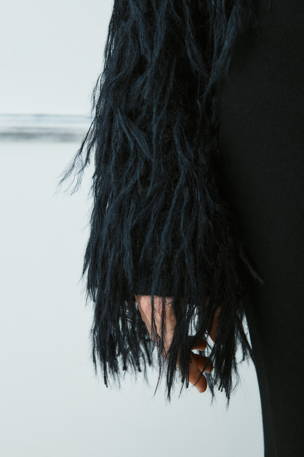 Кардиган без застежки с бахромой - цвет черный - 7