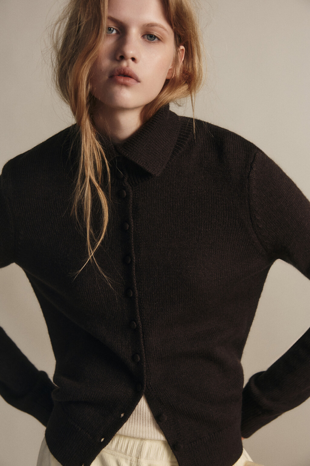 Кардиган укороченный со стойкой - цвет коричневый - 2