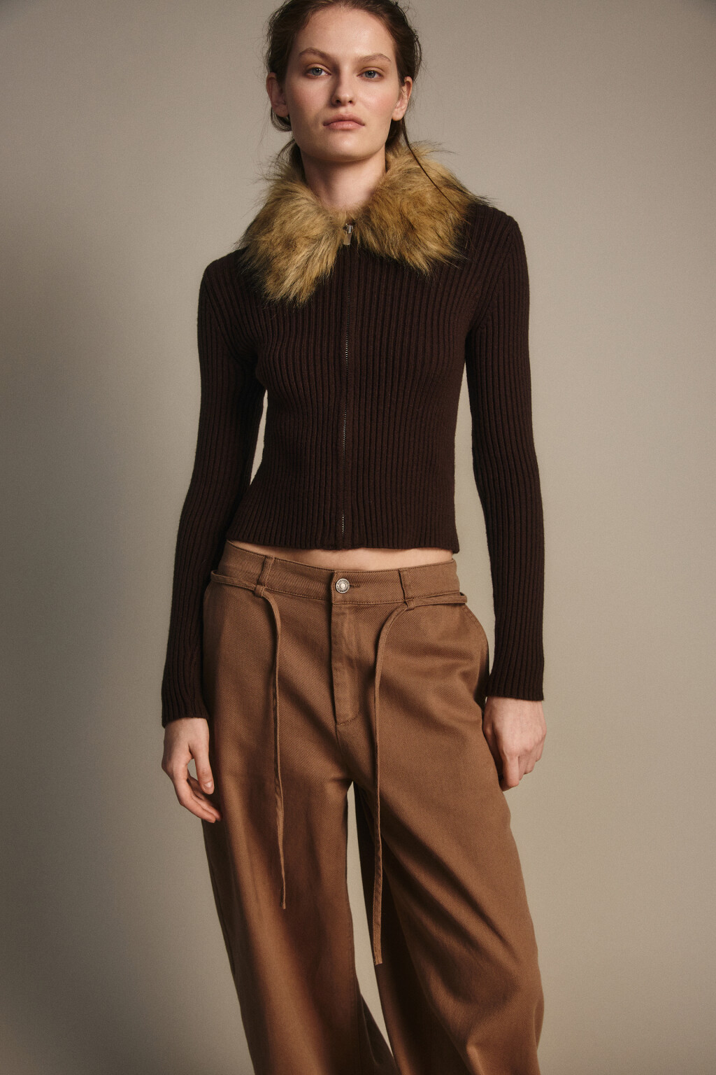 Кардиган на молнии с меховым воротником - цвет коричневый - 1