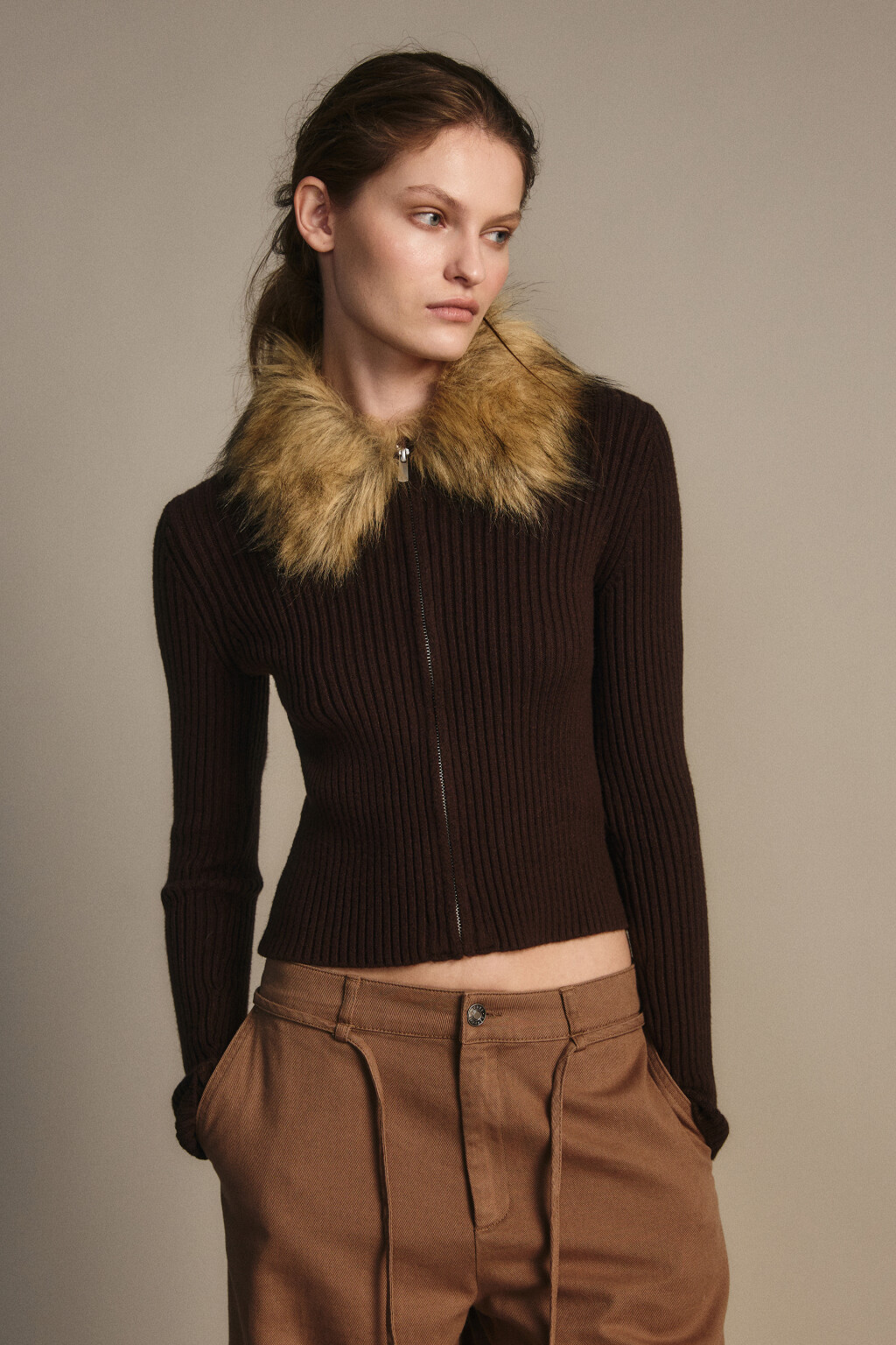 Кардиган на молнии с меховым воротником - цвет коричневый - 3