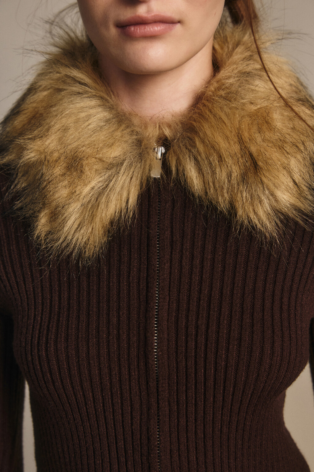 Кардиган на молнии с меховым воротником - цвет коричневый - 6