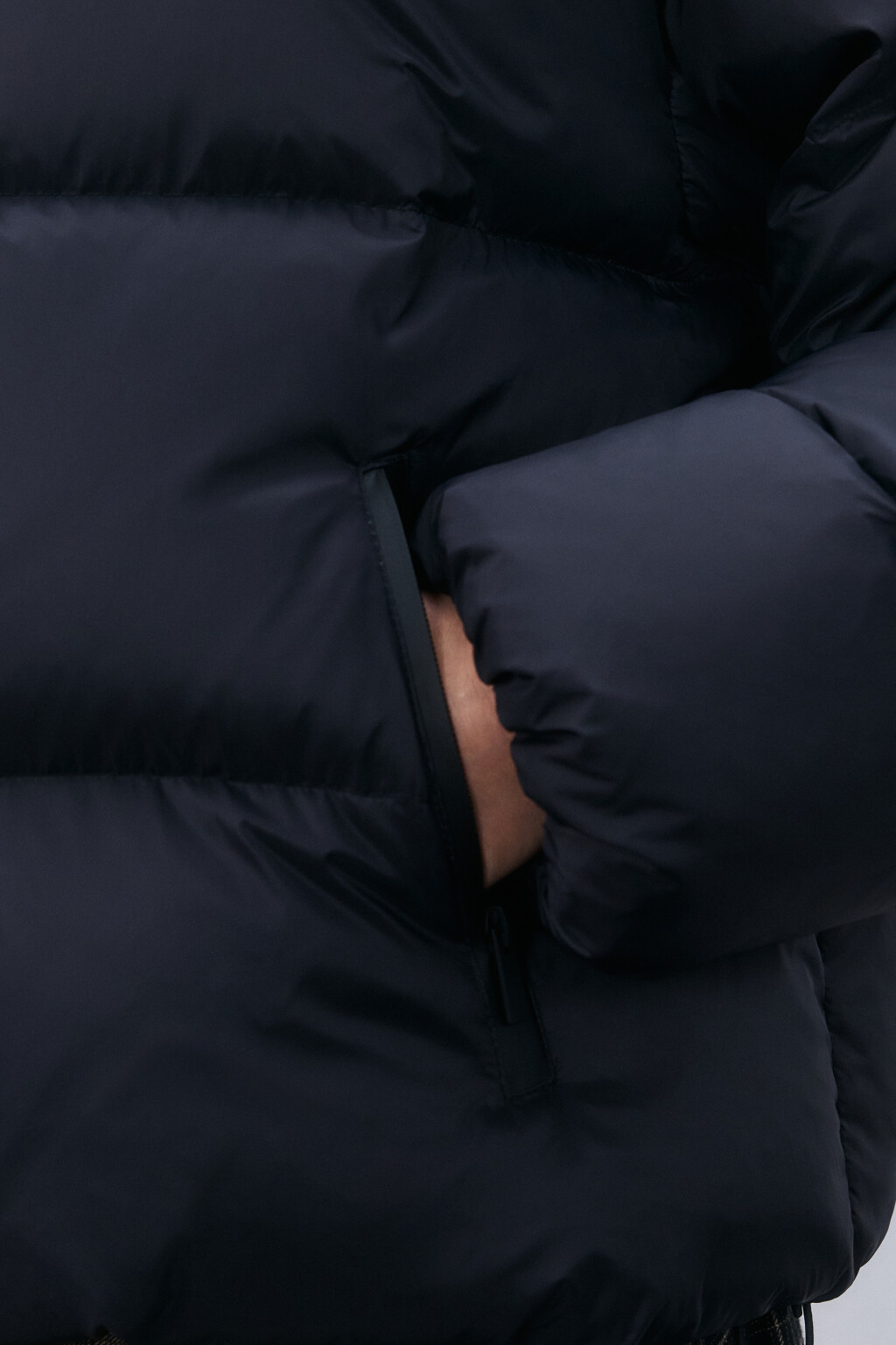 Пуховик на натуральном утеплителе - цвет черный - 6