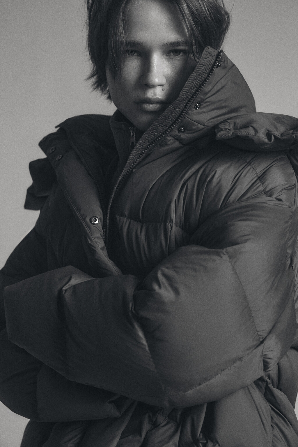 Пуховик на натуральном утеплителе - цвет серый - 2